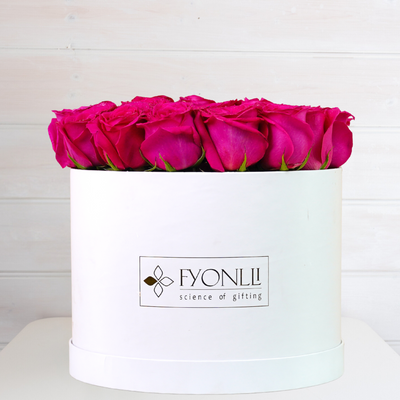 The Art of Gifting: When to Choose a Flower Hat Box vs. a Traditional Bouquet